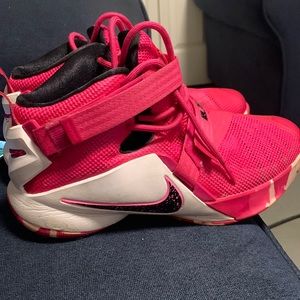 Pink Jordons, lightly worn, 6 1/2